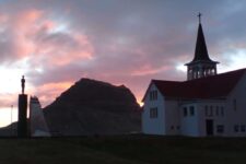 Kirkjufell widziane z Grundarfjordur