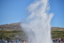 Erupcja gejzera Strokkur