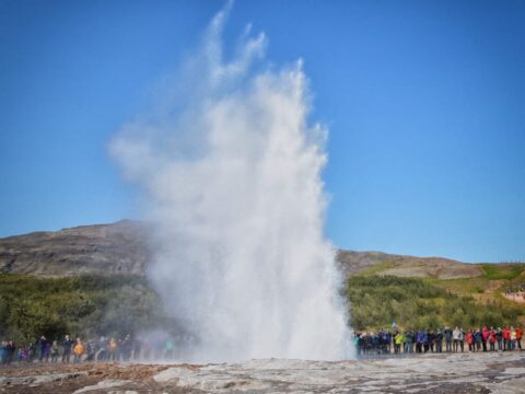 Erupcja gejzera Strokkur