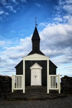 Budakirkja Church - front