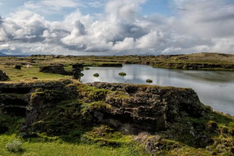 Widok z Hofdi na jezioro Myvatn