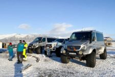 Super jeep'y przy Jokulsarlon